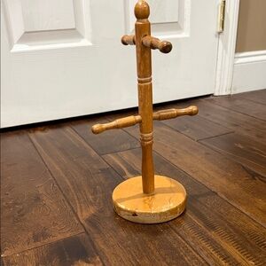Vintage wooden mug holder